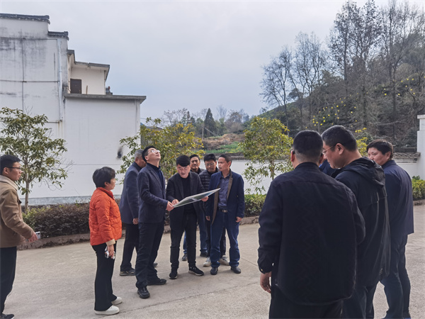 3月14日，王縣長調(diào)研煙花爆竹公司倉儲提升項(xiàng)目前期工作.jpg